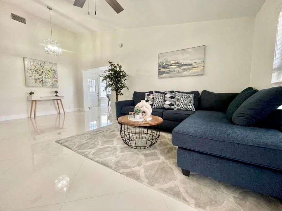 Stylish 3/2 Getaway! Near Theme Parks! Villa เลคแลนด์ ภายนอก รูปภาพ