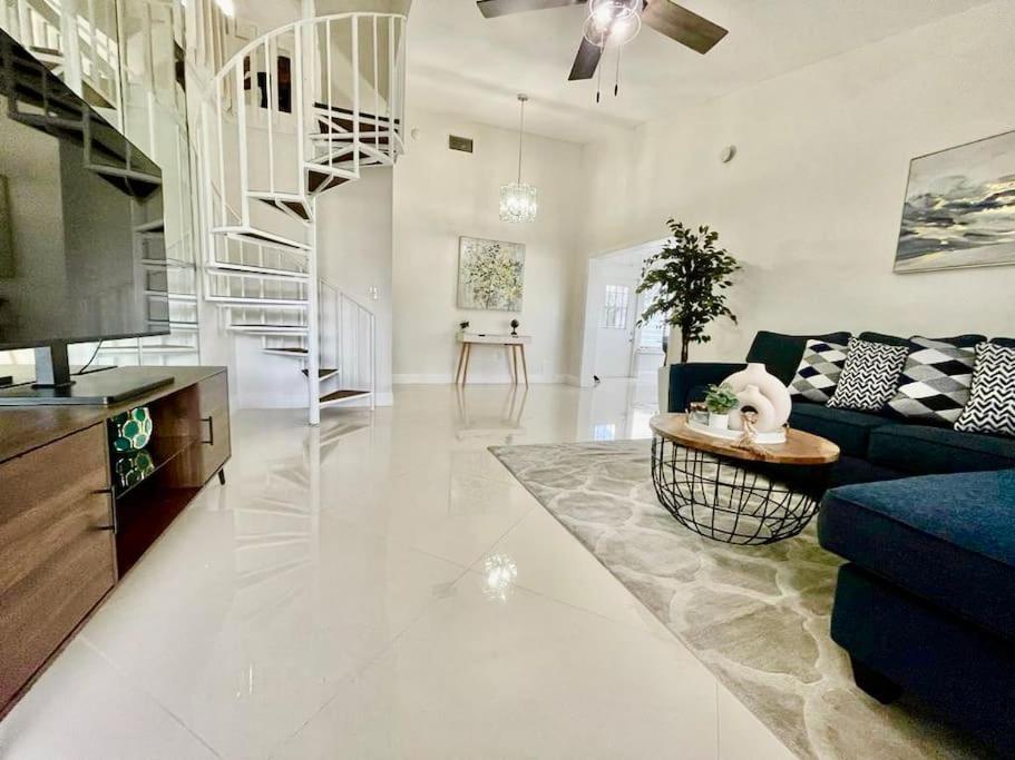 Stylish 3/2 Getaway! Near Theme Parks! Villa เลคแลนด์ ภายนอก รูปภาพ